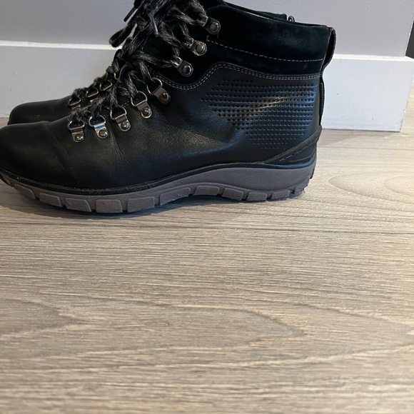 Clarks ,leather,waterproof boots - Picture 6 of 7